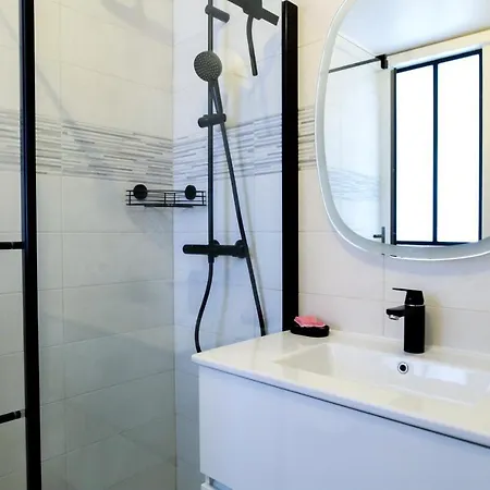 Confort Du Sud T2 Avec Garage Et Wifi En Centre-ville Διαμέρισμα *